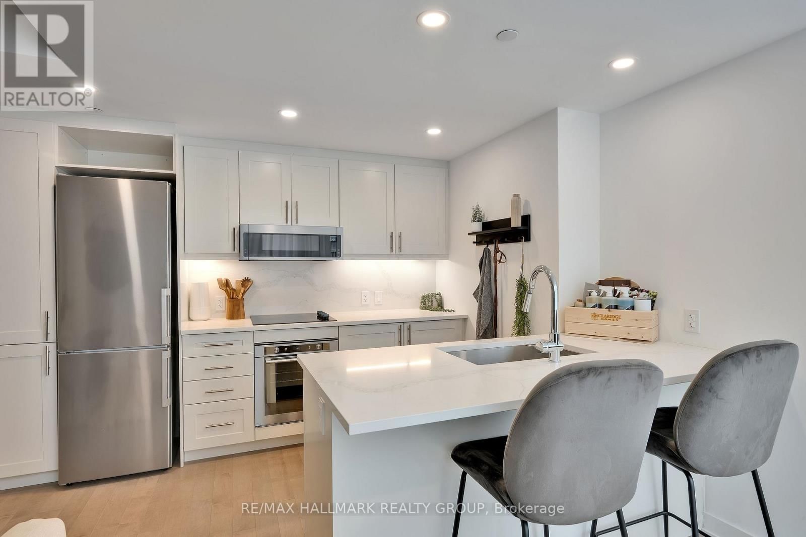 406 - 340 QUEEN STREET Image 16