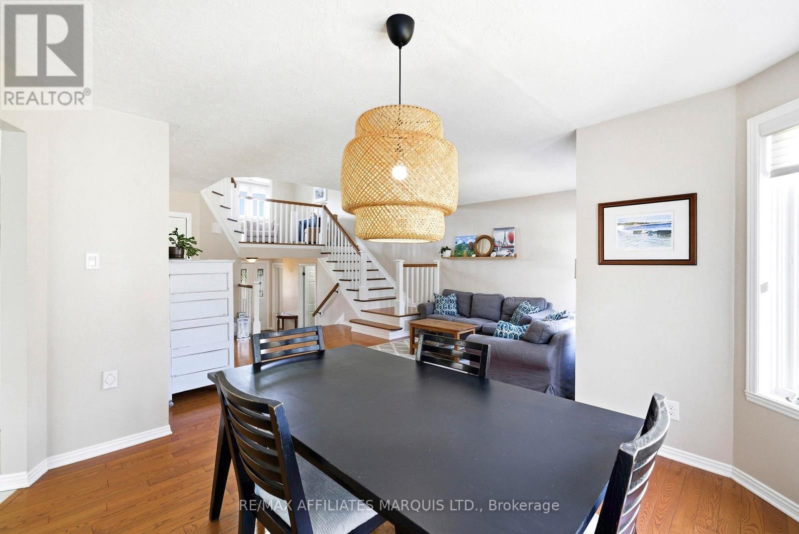 884 KENYON CRESCENT Image 13