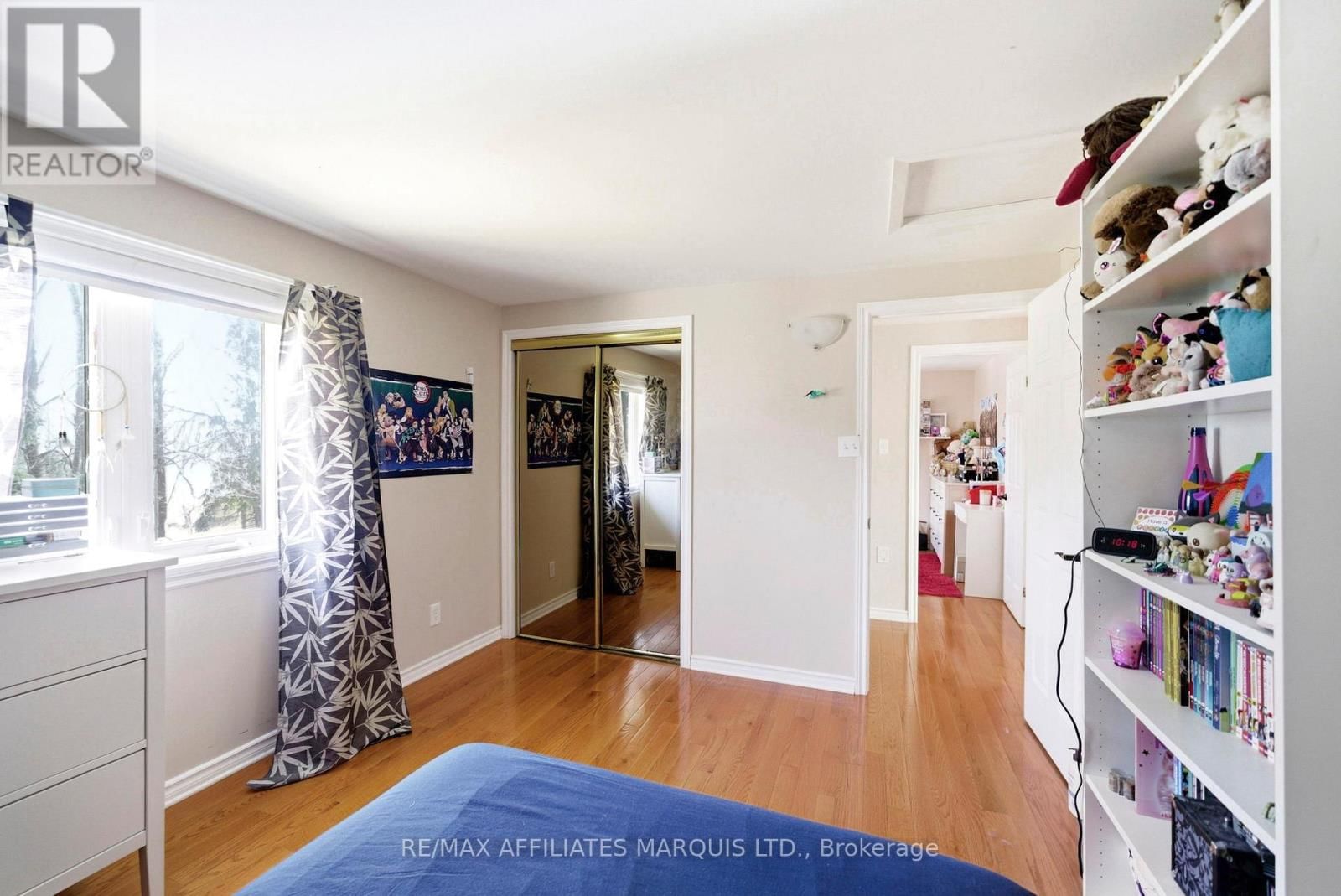 884 KENYON CRESCENT Image 22