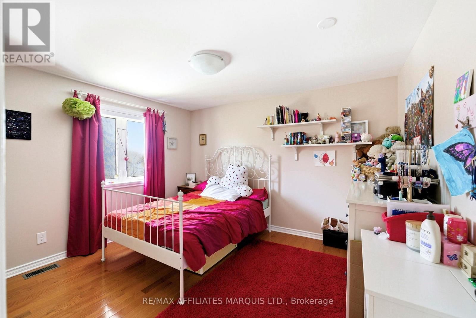 884 KENYON CRESCENT Image 23