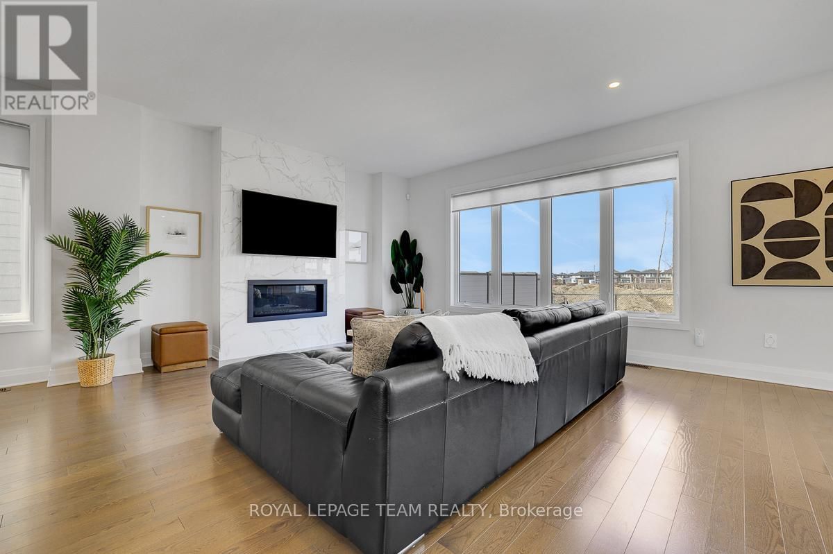 949 ATRIUM RIDGE Image 13