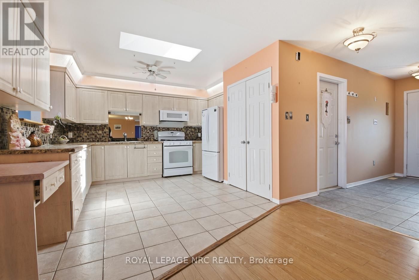 512 - 3033 TOWNLINE ROAD Image 19