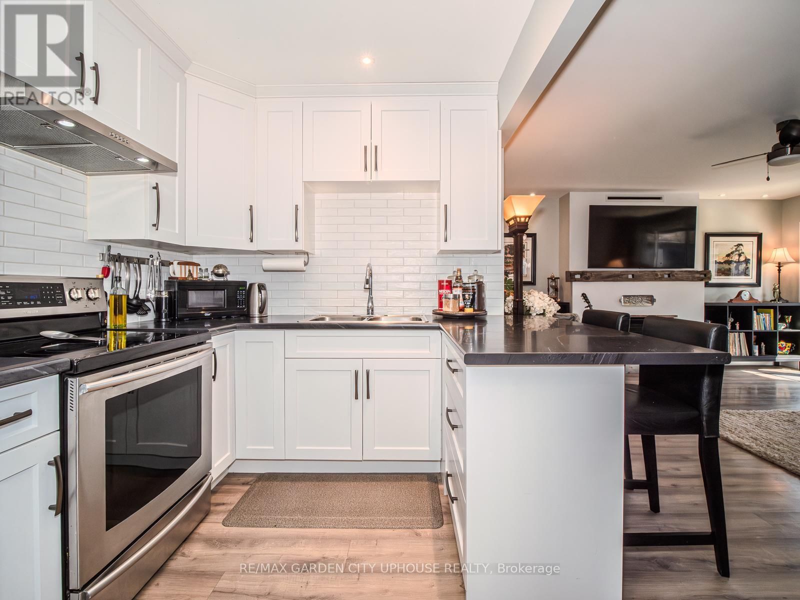 190 FIRST STREET LOUTH STREET Image 15