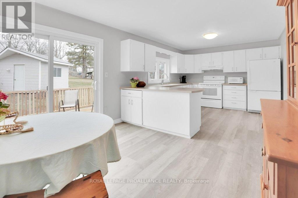 90 LIVINGSTONE AVENUE WEST Image 23