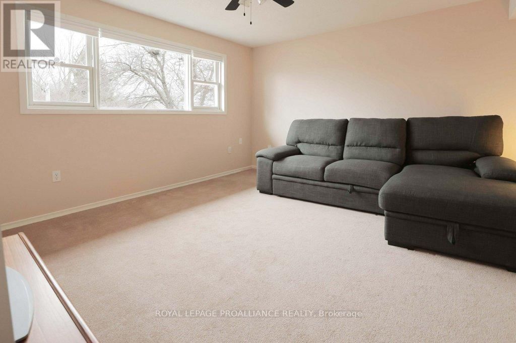 90 LIVINGSTONE AVENUE WEST Image 39