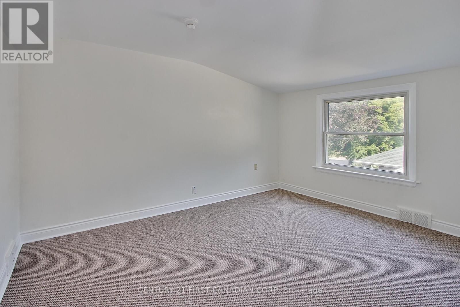 459 RIVERSIDE DRIVE Image 16