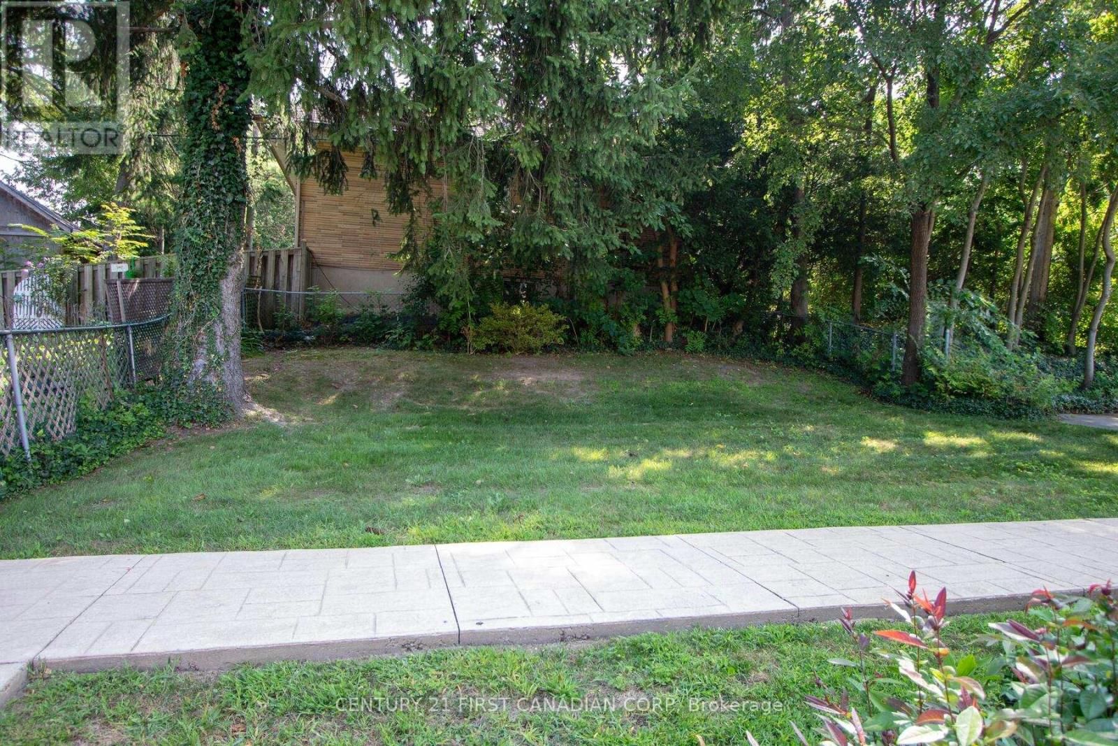 459 RIVERSIDE DRIVE Image 28