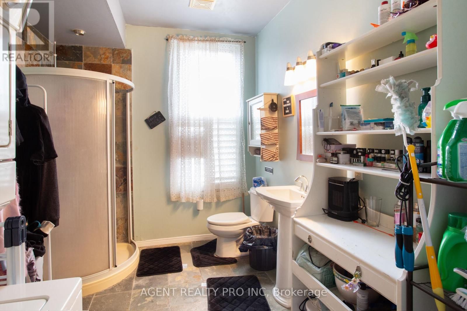 419 DUNDAS STREET Image 21