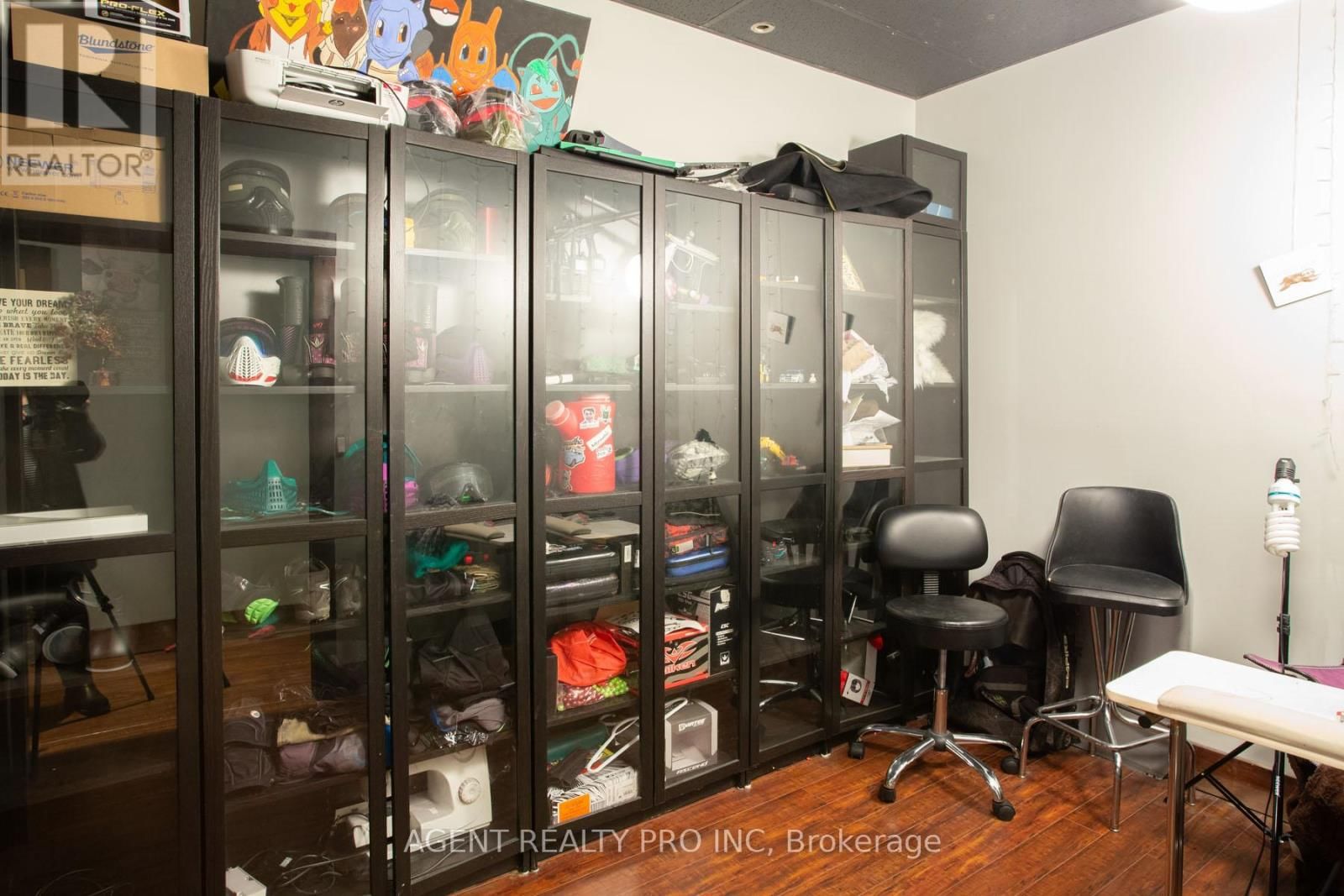 419 DUNDAS STREET Image 32