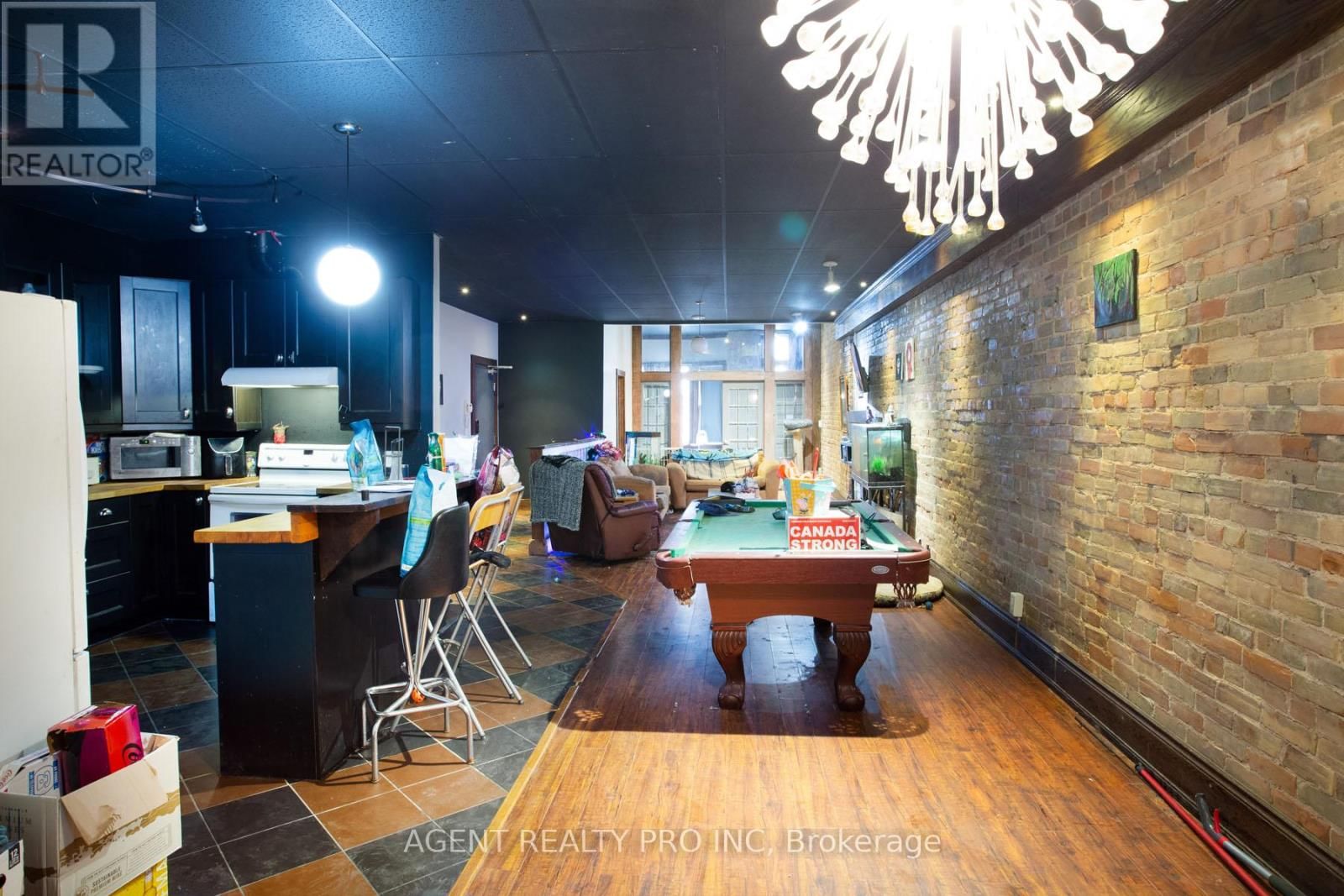 419 DUNDAS STREET Image 34