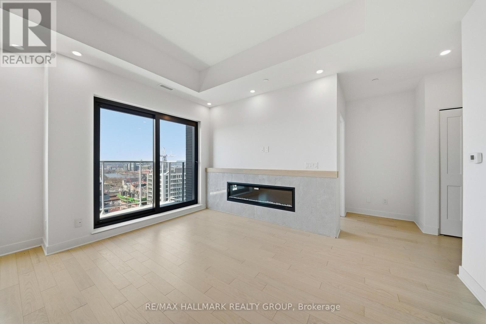 2601 - 180 GEORGE STREET Image 14