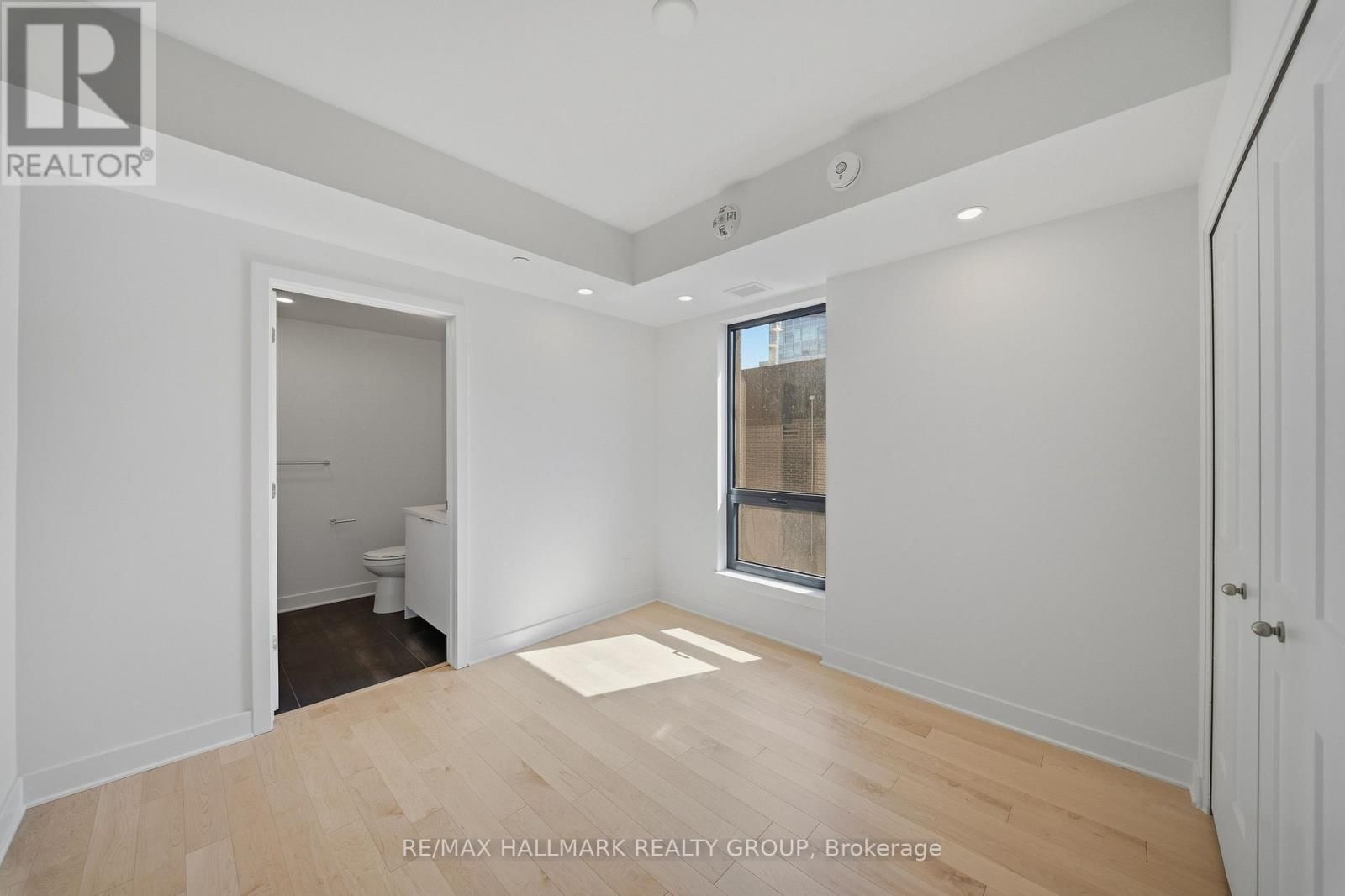 2001 - 180 GEORGE STREET Image 15