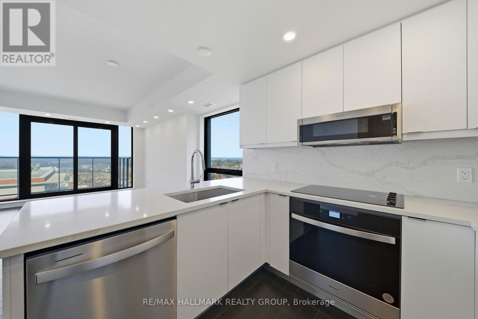 2406 - 180 GEORGE STREET Image 10