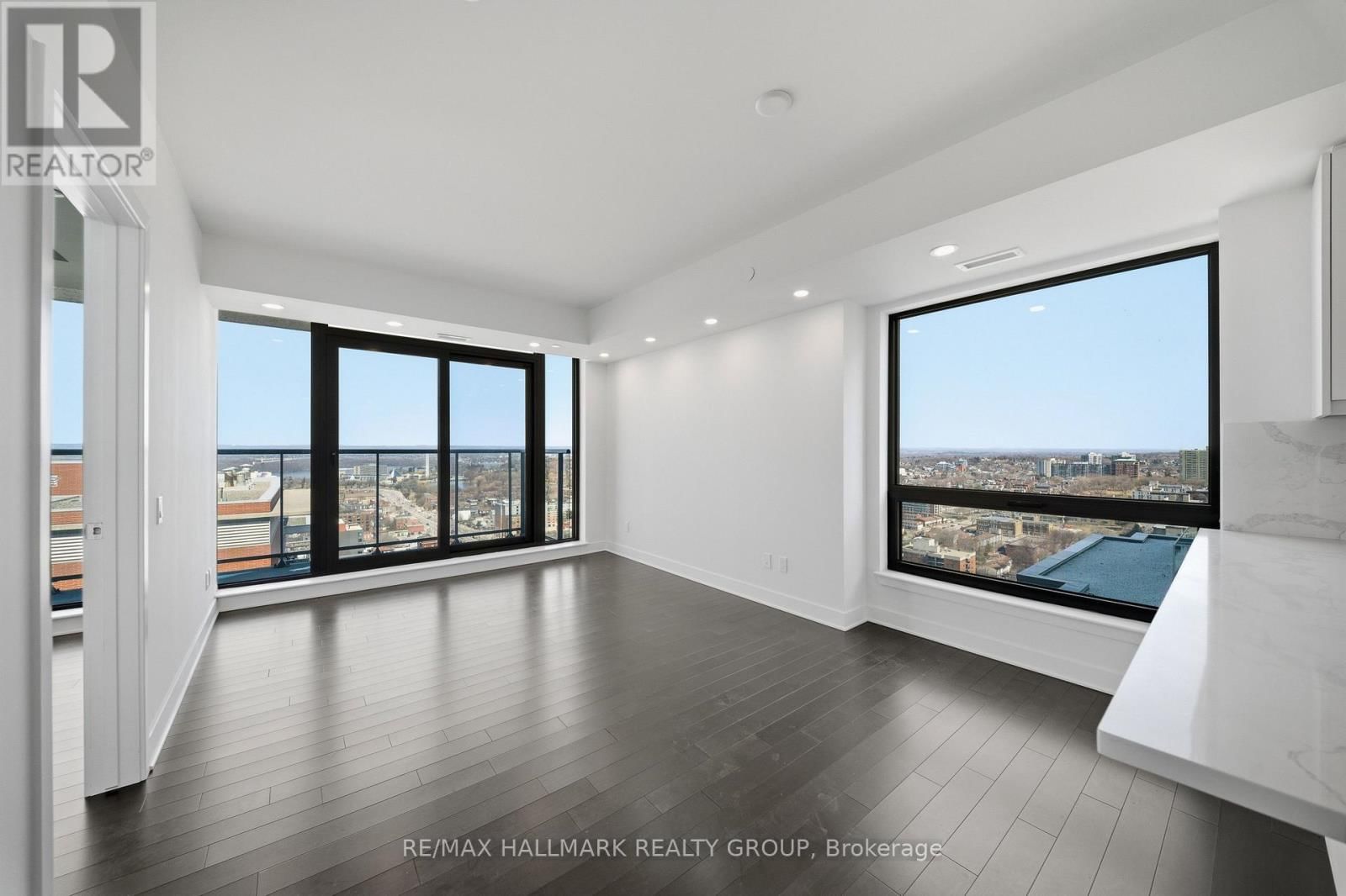 2406 - 180 GEORGE STREET Image 12