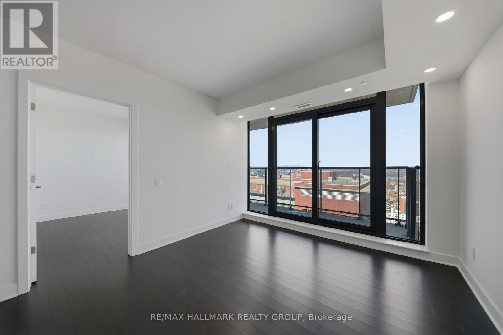 2406 - 180 GEORGE STREET Image 13