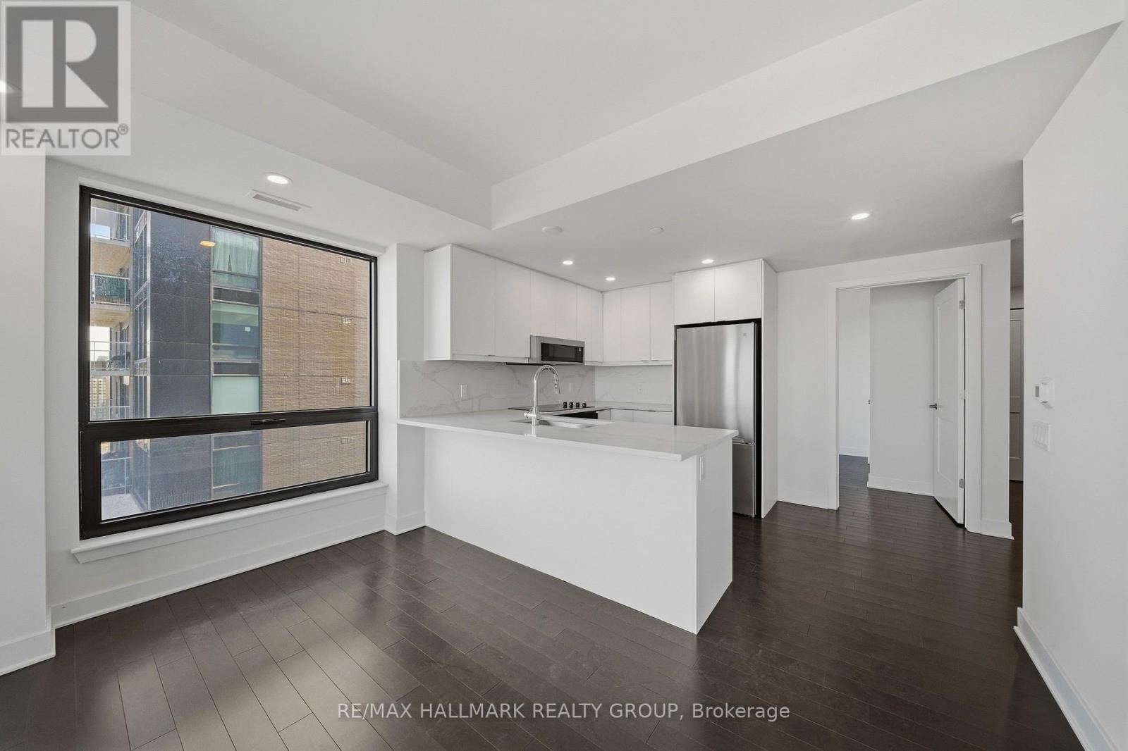 2406 - 180 GEORGE STREET Image 14