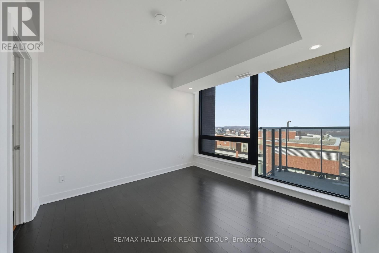 2406 - 180 GEORGE STREET Image 16