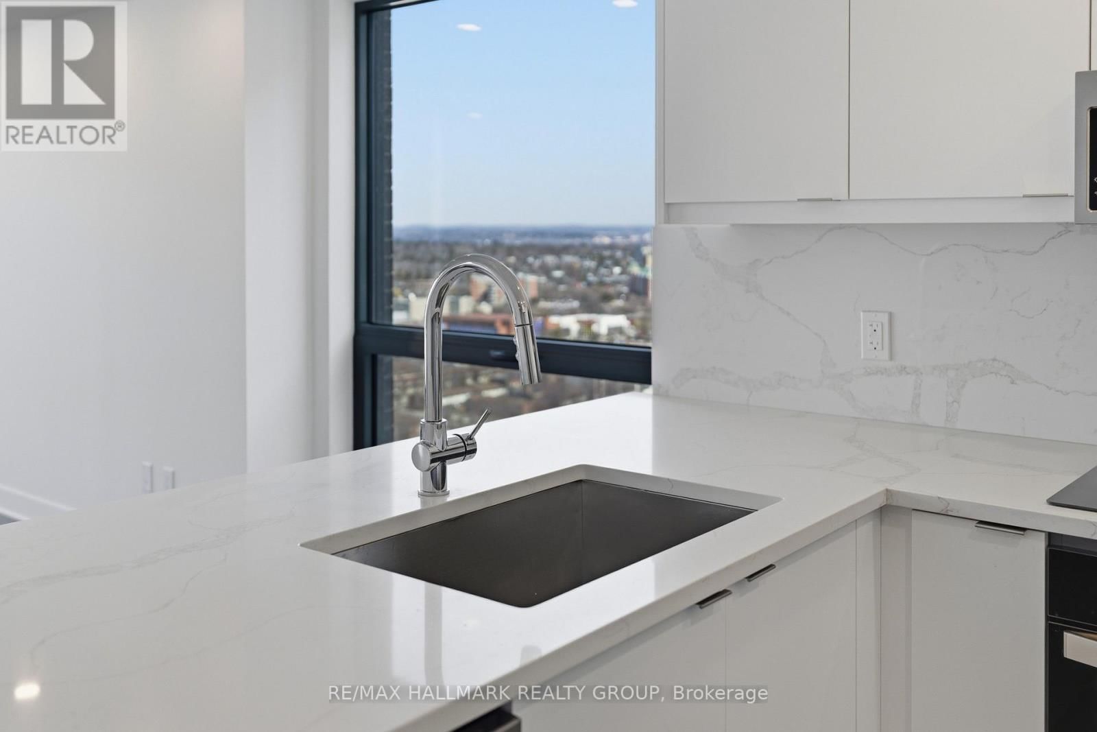 2406 - 180 GEORGE STREET Image 19