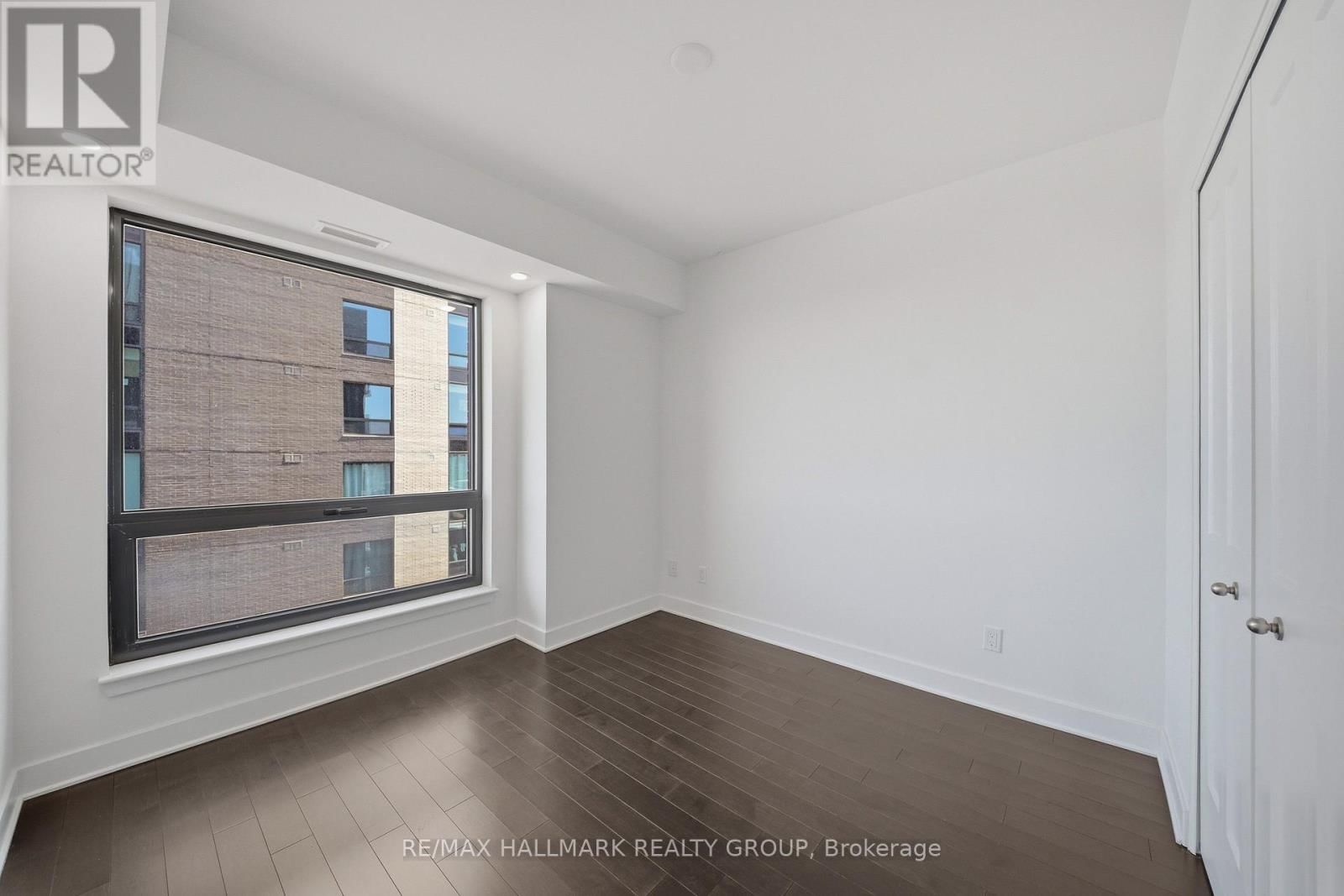 2406 - 180 GEORGE STREET Image 7