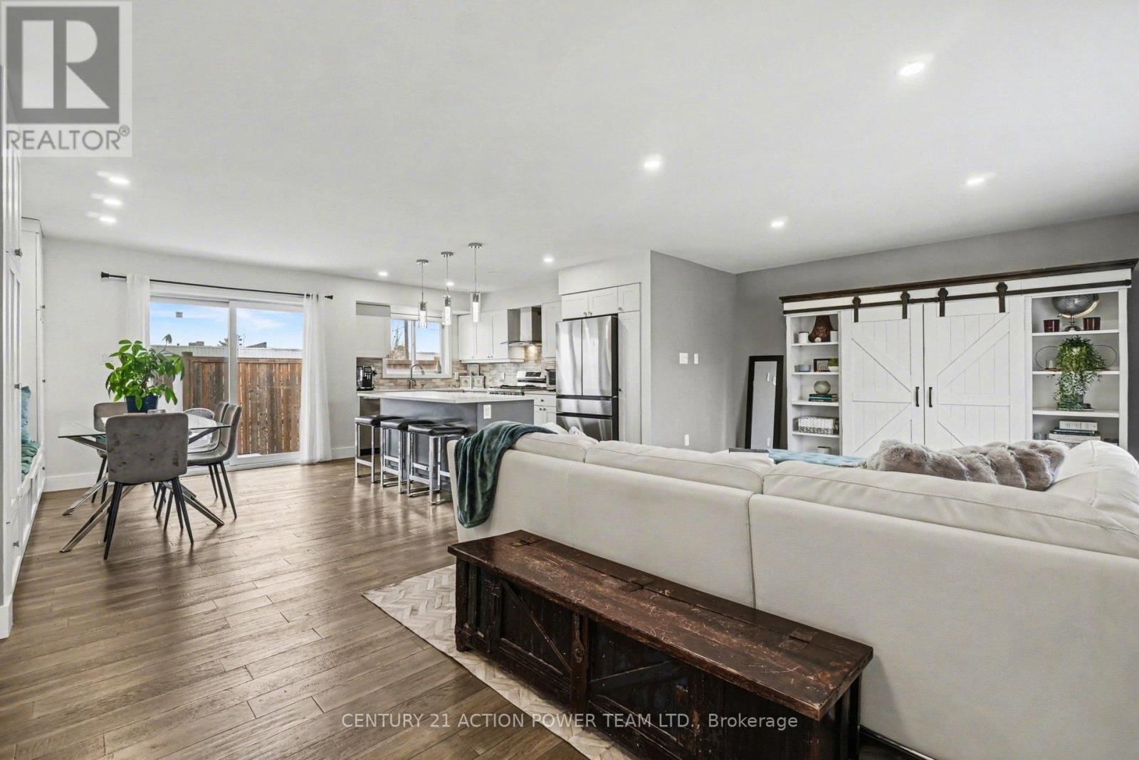 A - 1149 PARISIEN STREET Image 10