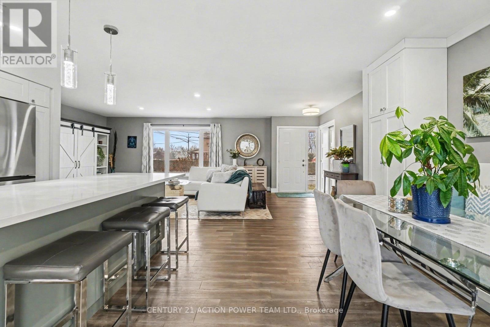 A - 1149 PARISIEN STREET Image 13