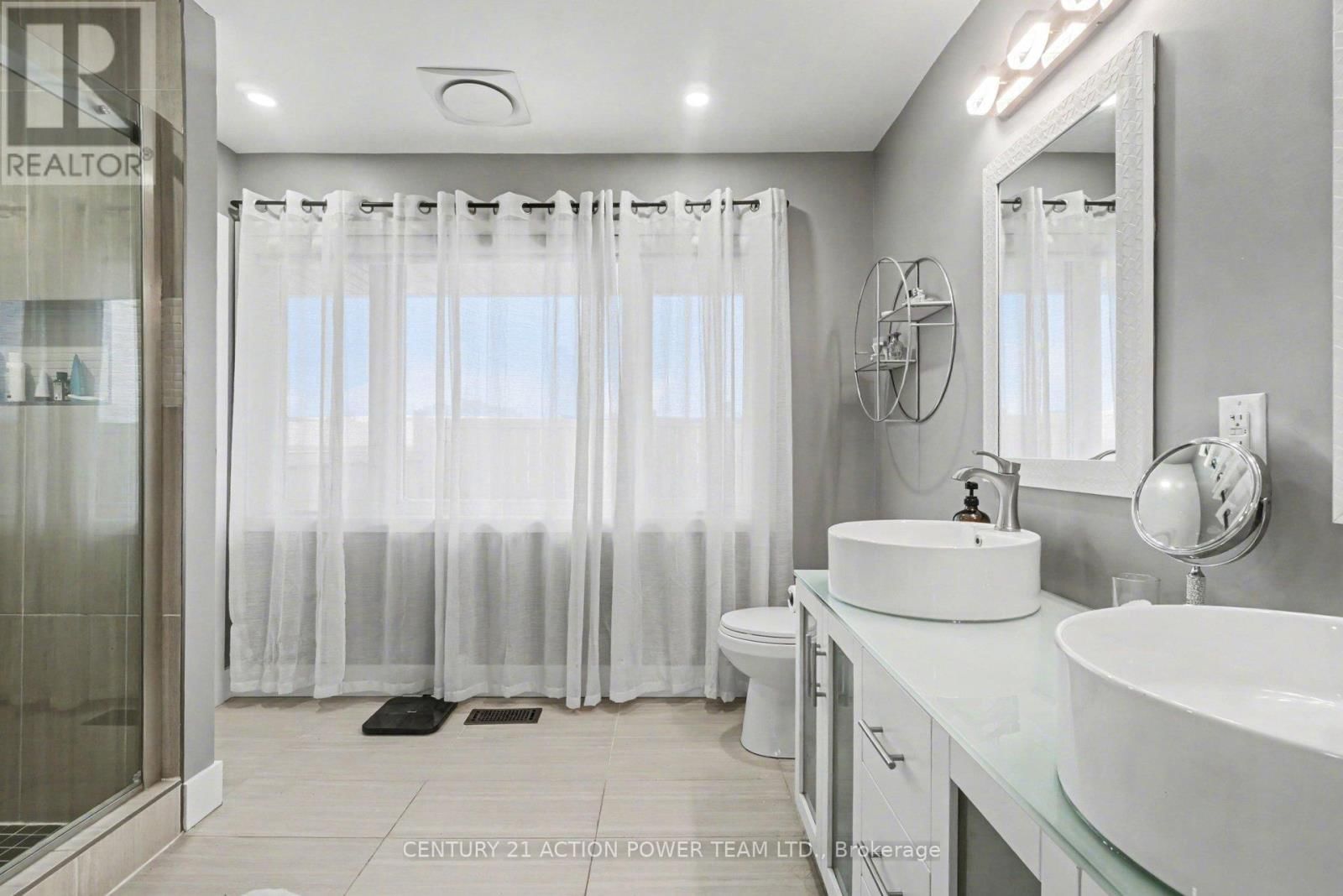 A - 1149 PARISIEN STREET Image 21