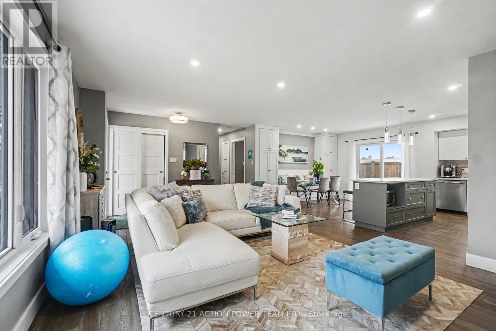 A - 1149 PARISIEN STREET Image 4