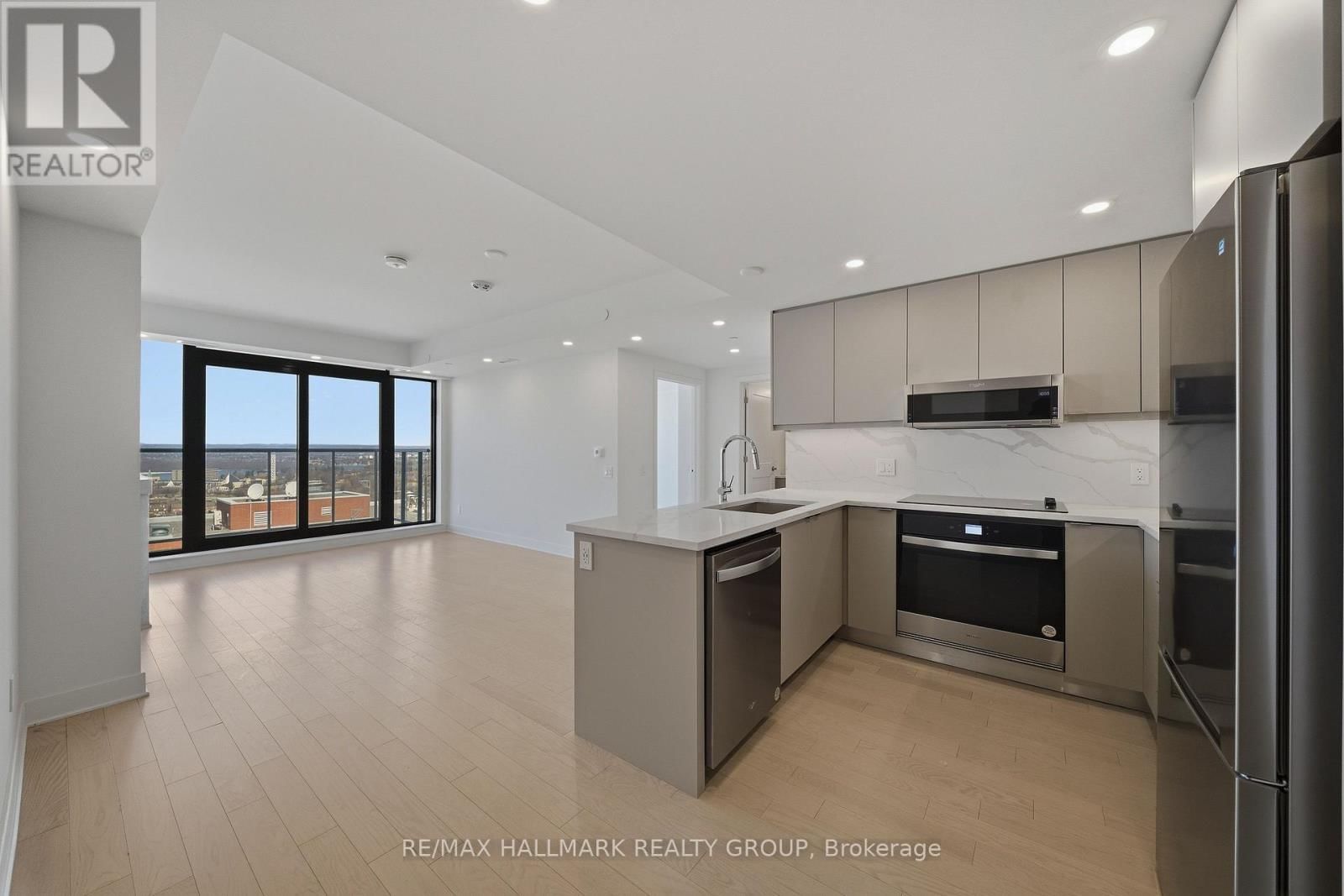 2603 - 180 GEORGE STREET Image 3