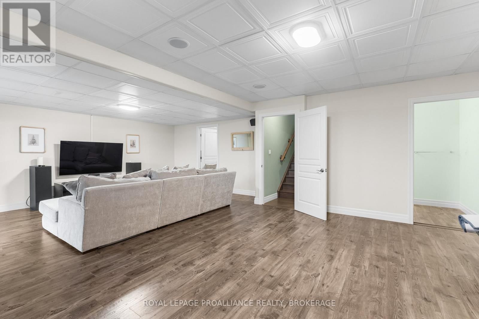 89 HARTWOOD CRESCENT Image 29