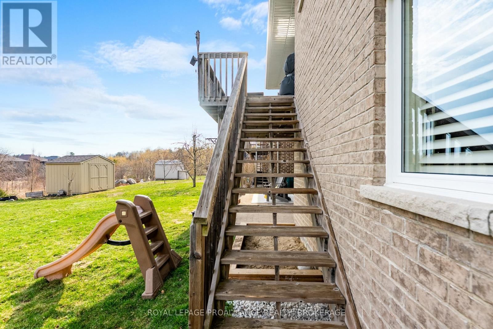 89 HARTWOOD CRESCENT Image 39