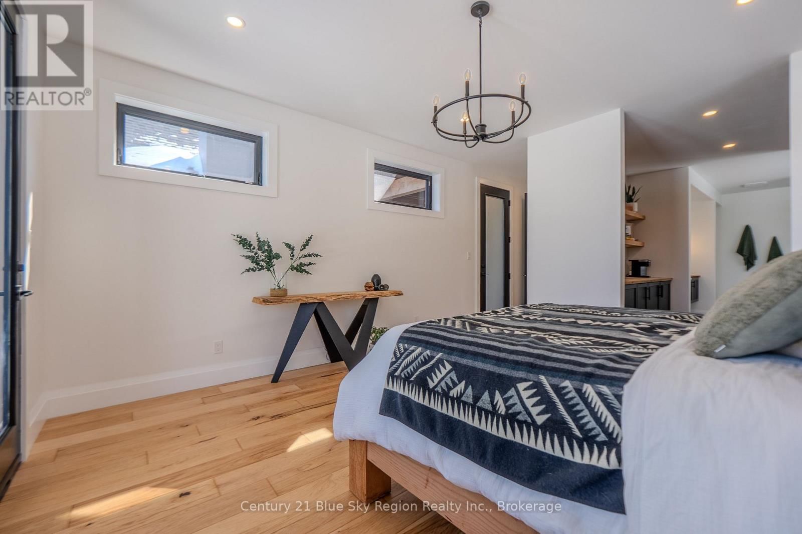 238 NIAGARA ROAD Image 18