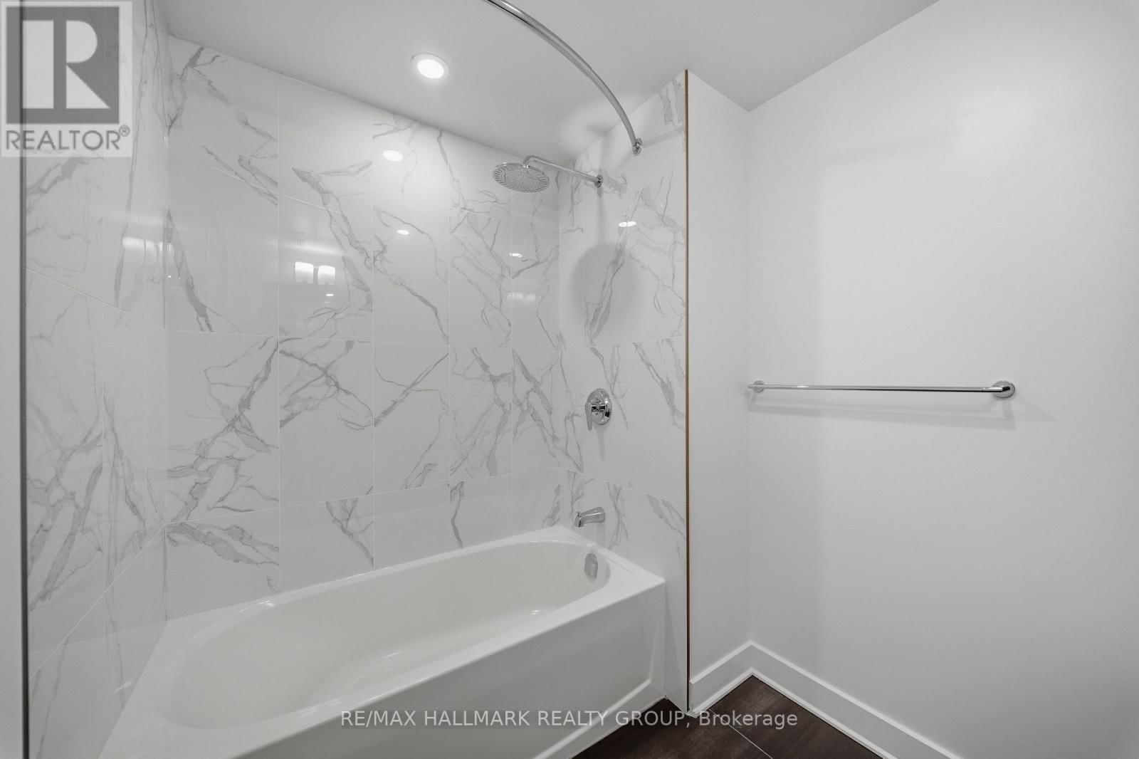 2202 - 180 GEORGE STREET Image 6