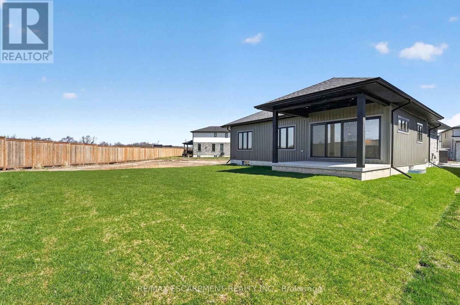 6192 CURLIN CRESCENT Image 50