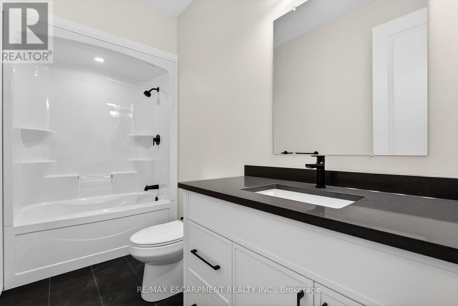 6192 CURLIN CRESCENT Image 6