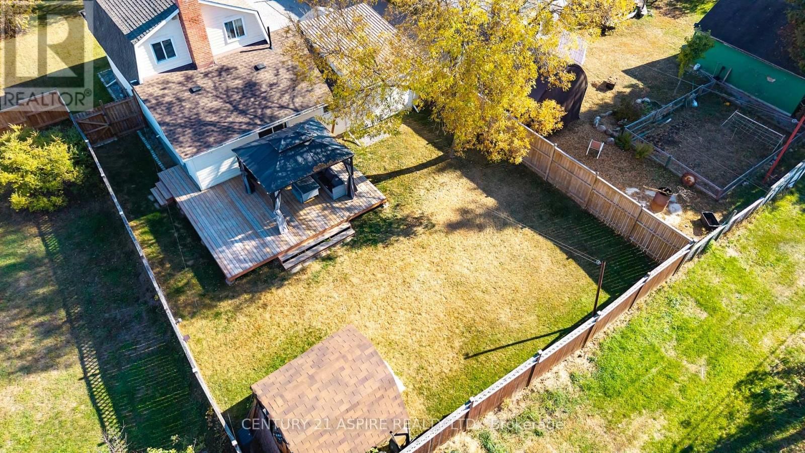 32 RAILWAY STREET Image 11