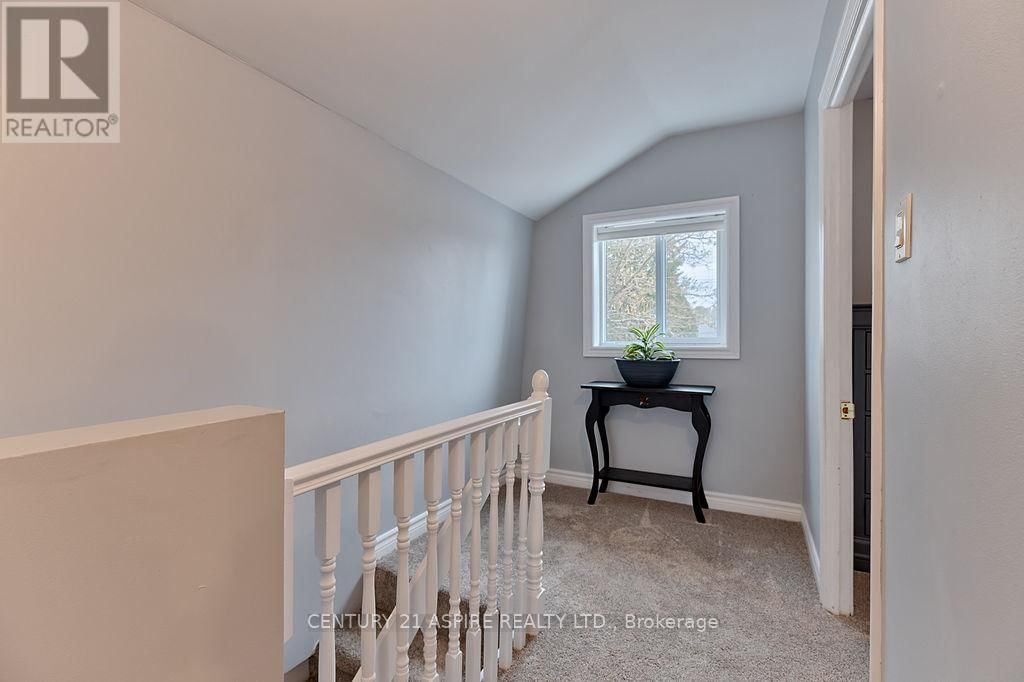 32 RAILWAY STREET Image 39