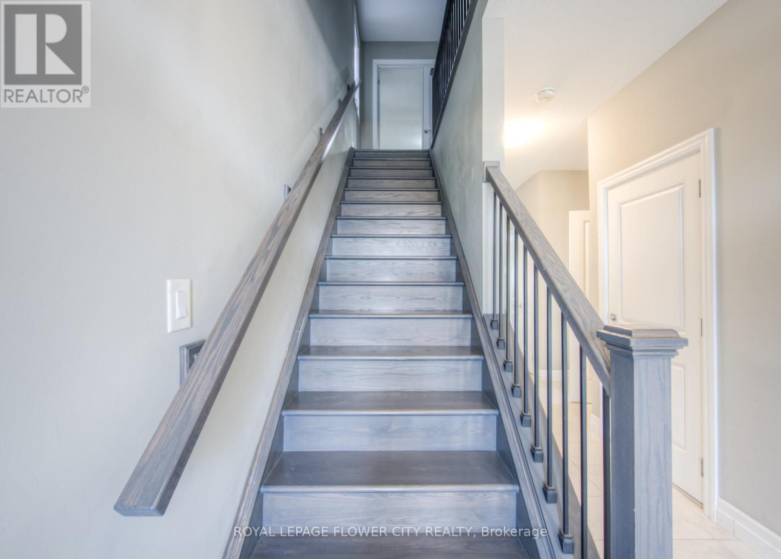 43 PONDCLIFFE DRIVE Image 18