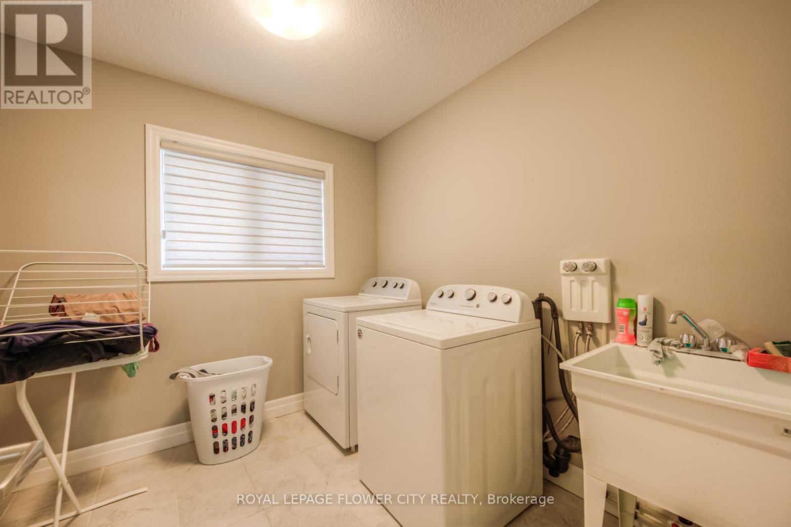 43 PONDCLIFFE DRIVE Image 26