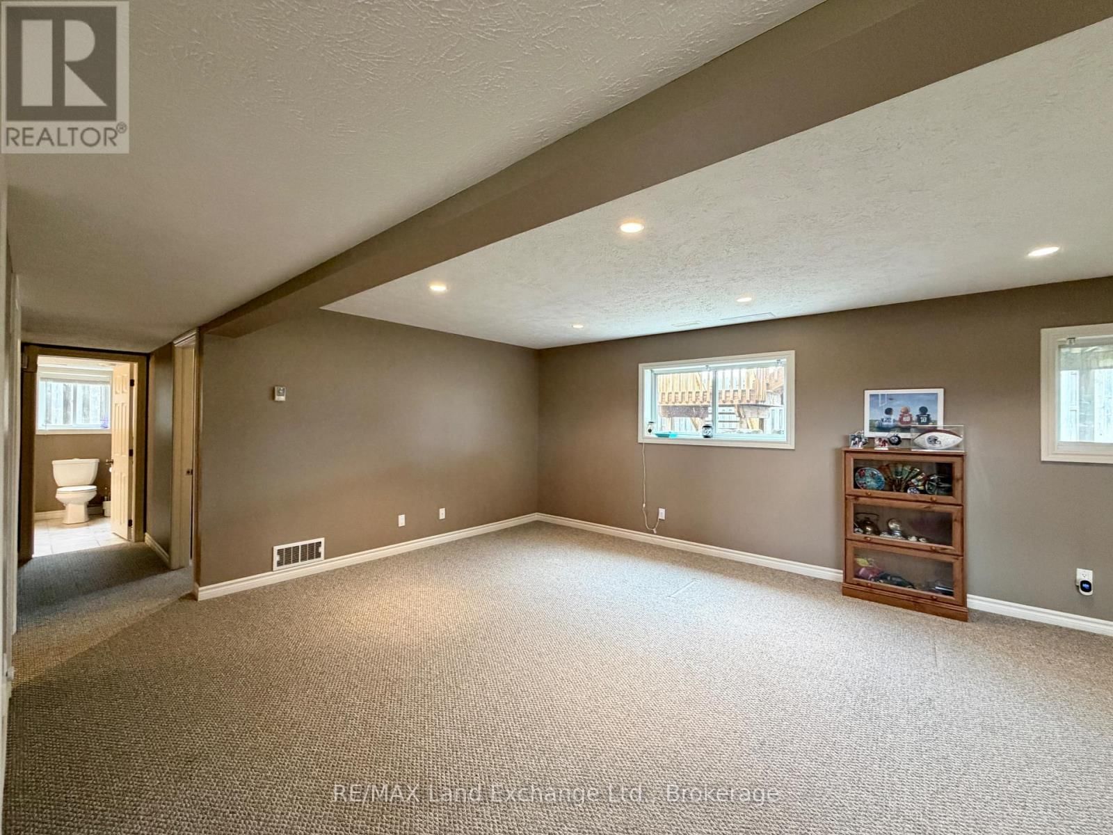 161 STICKEL STREET Image 15