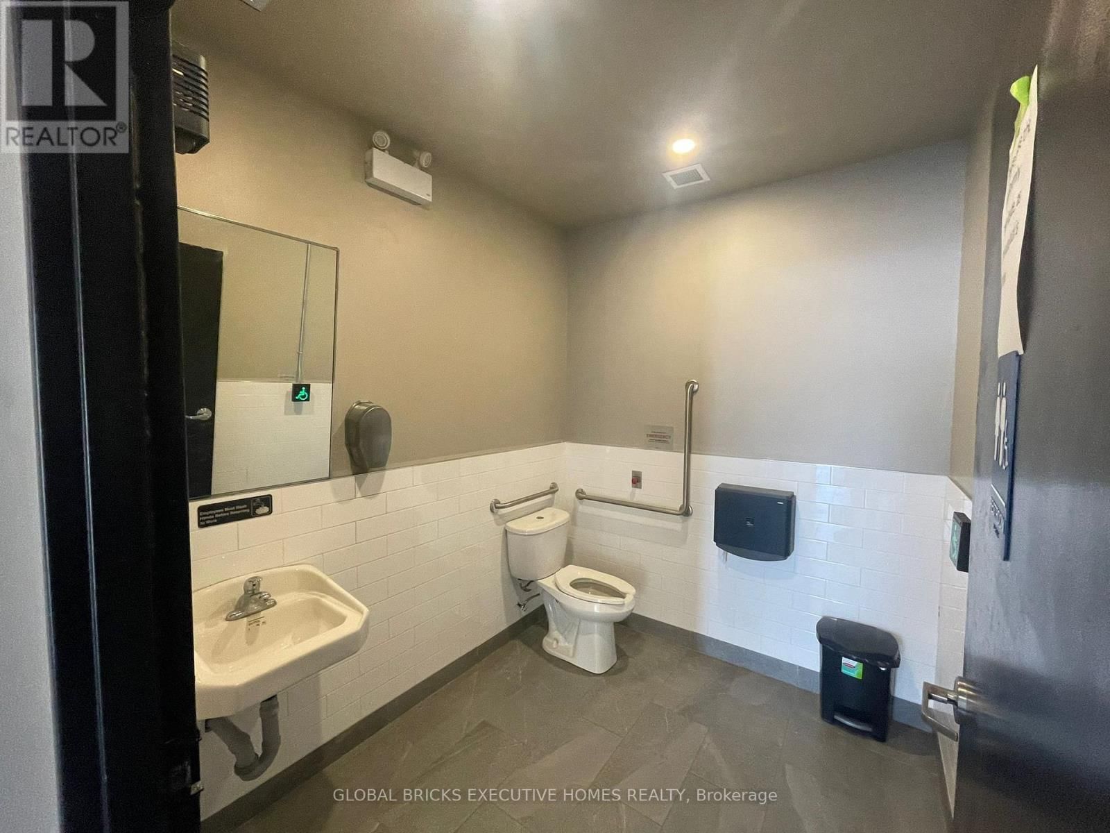 1060 ONTARIO STREET Image 4