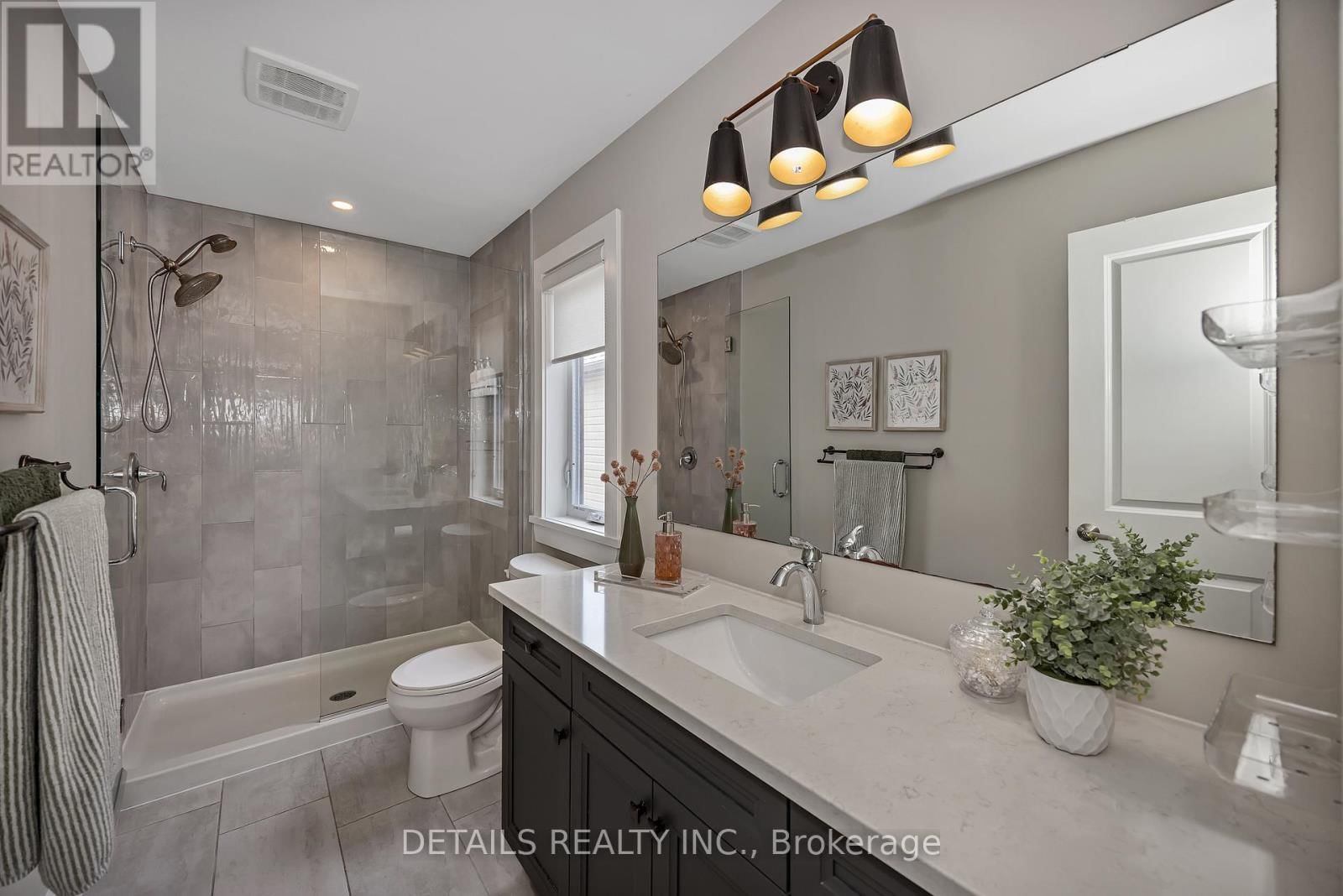 325 PROUD WALK Image 17