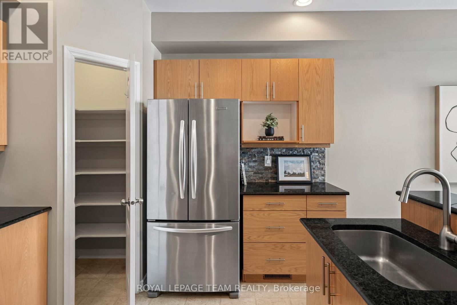 319 KINGBROOK DRIVE Image 6