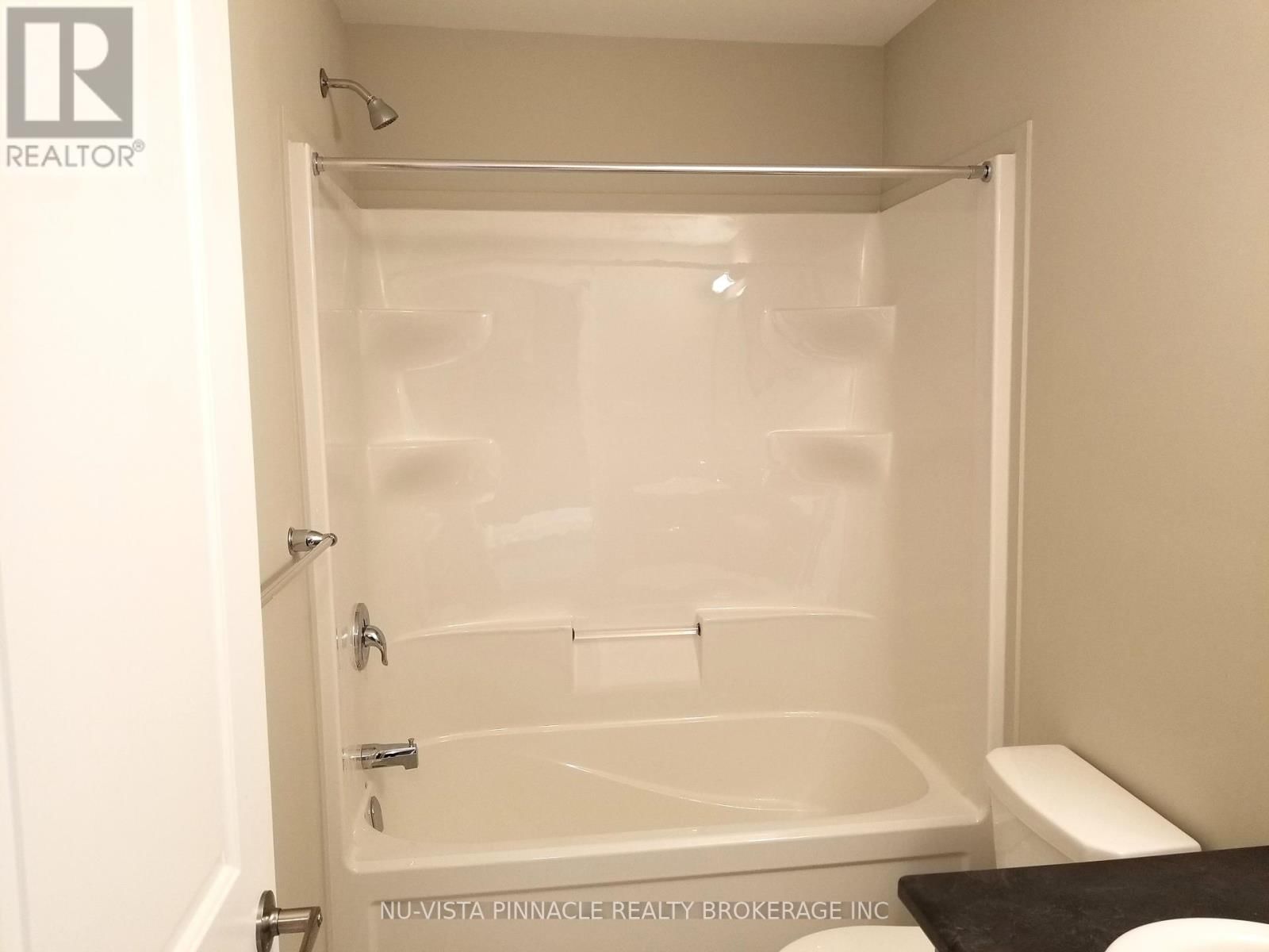 208 - 177 EDGEVALLEY ROAD Image 18