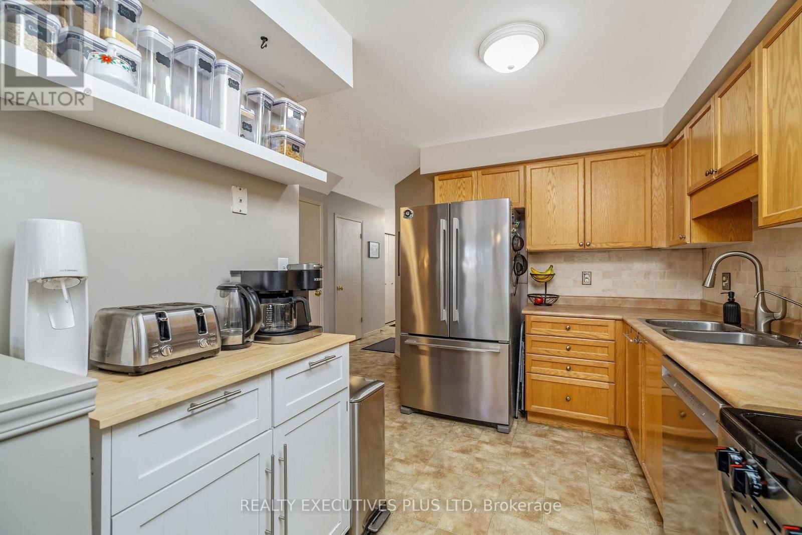 70 - 30 IMPERIAL ROAD SOUTH Image 12