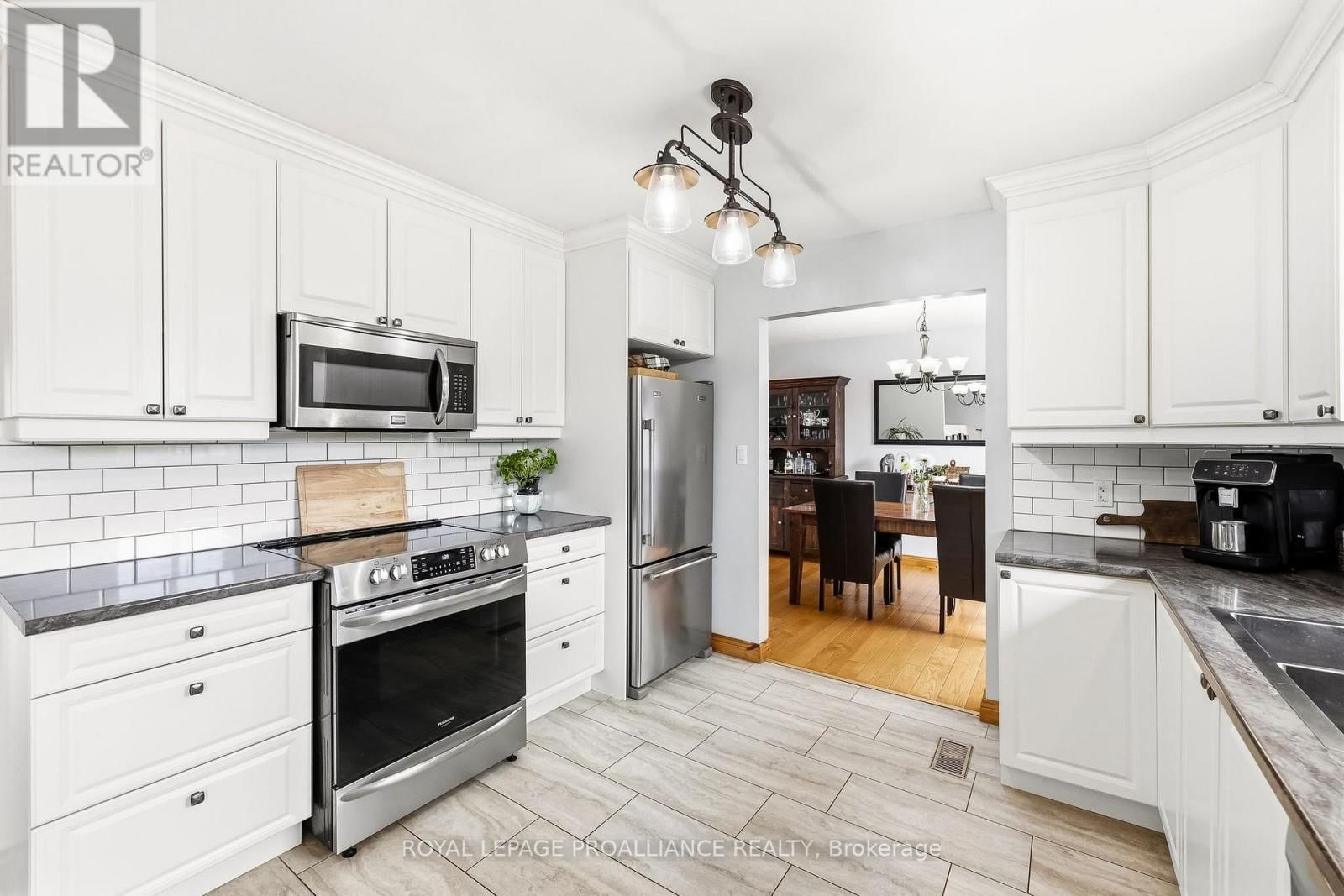 9 HURON DRIVE Image 14