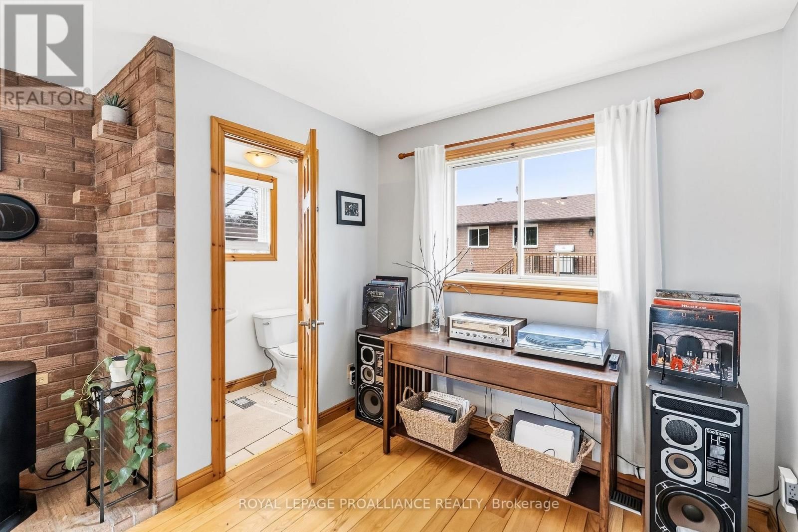 9 HURON DRIVE Image 22