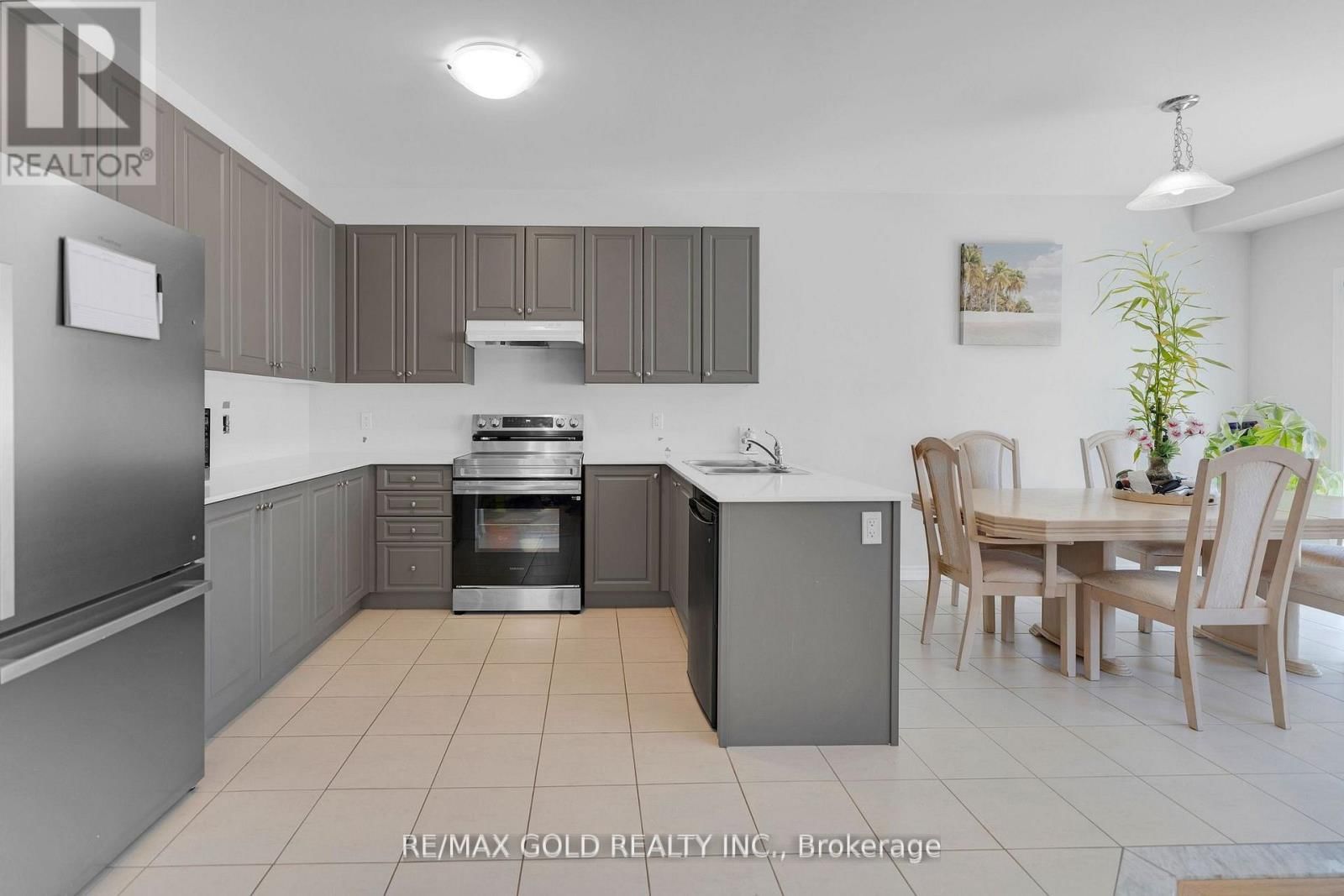 109 PALACE STREET Image 17