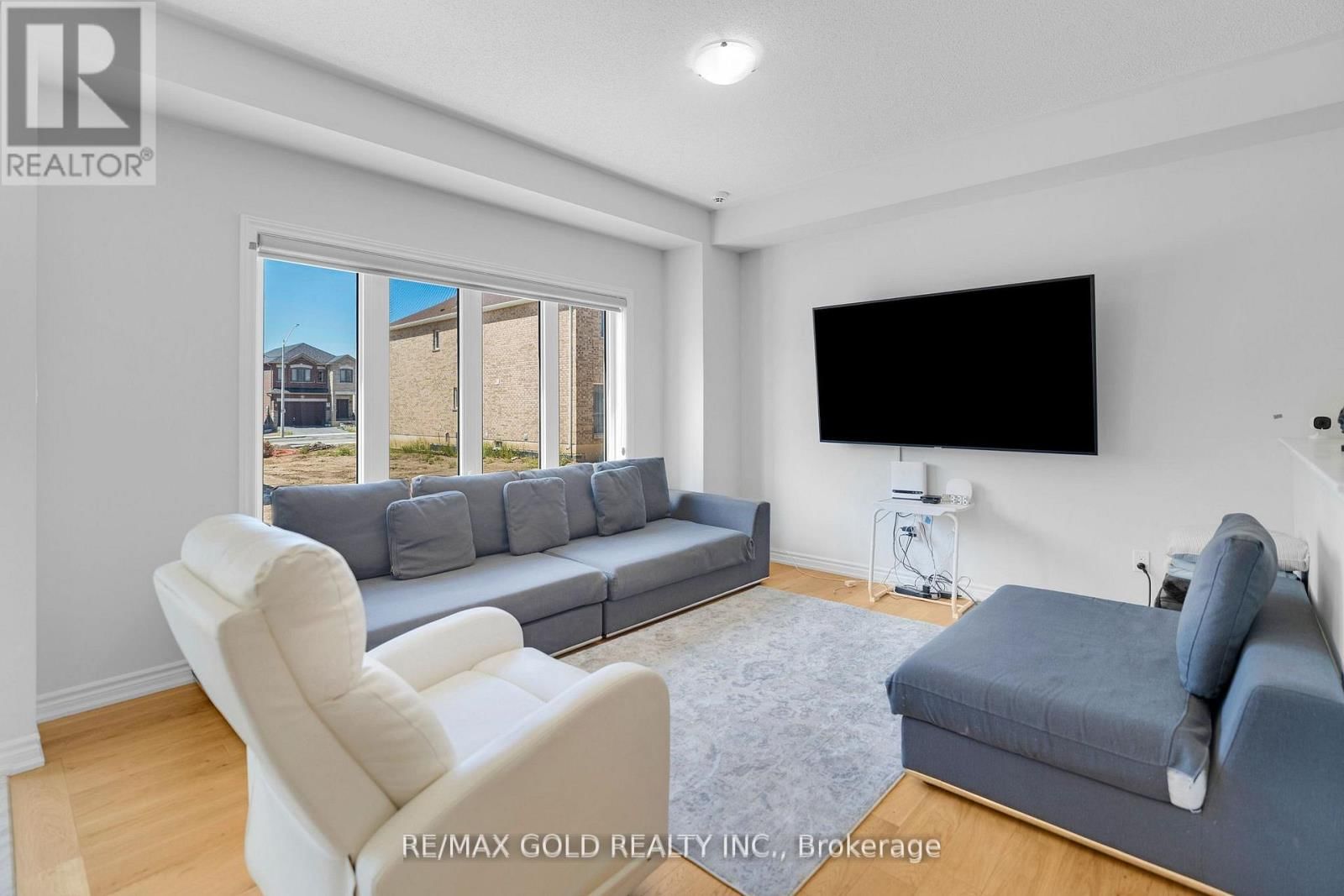 109 PALACE STREET Image 3