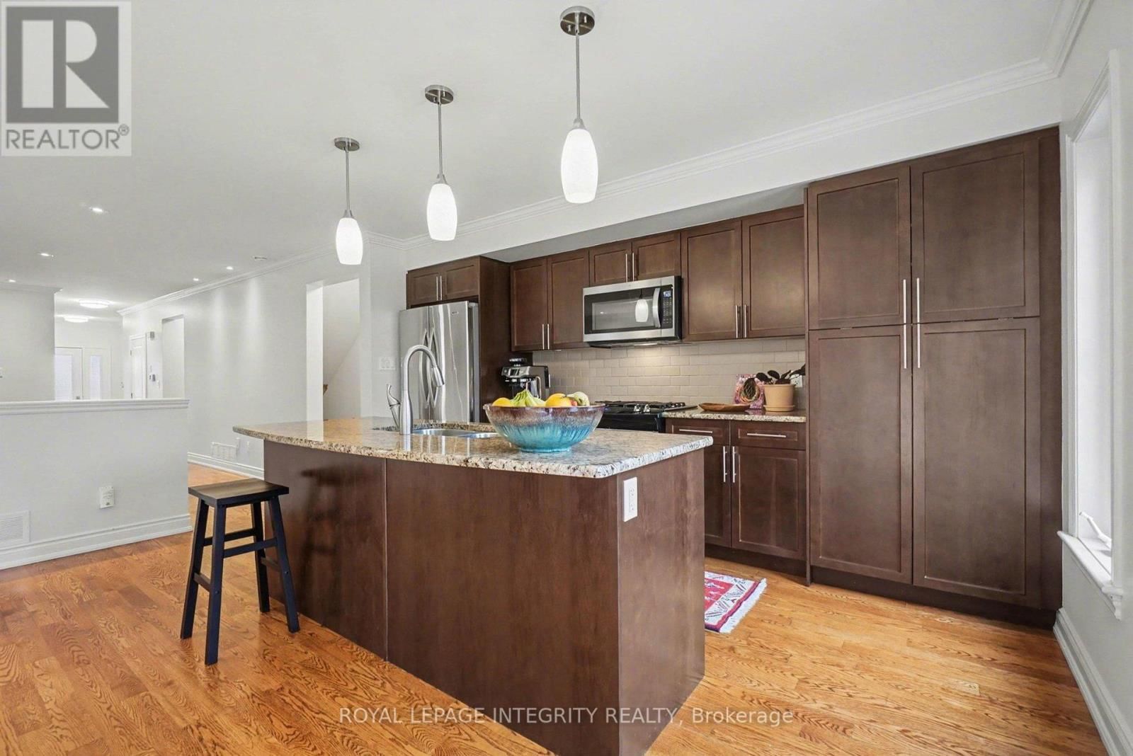 279 CURRELL AVENUE Image 9