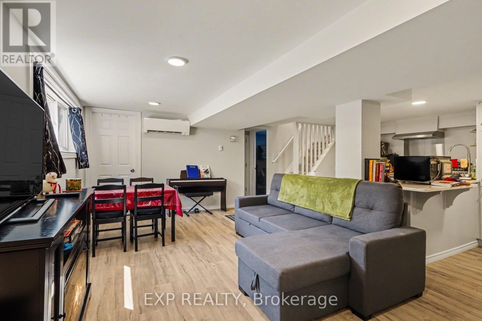 2 FOLKSTONE COURT Image 16